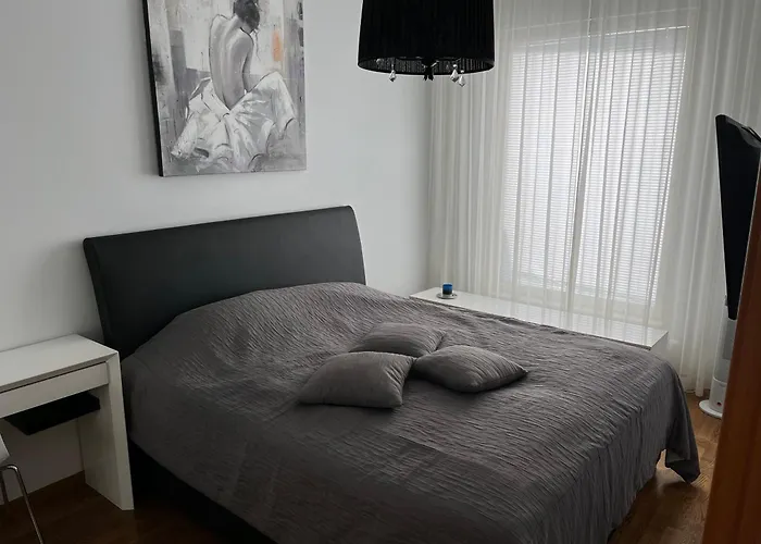 Great Downtown Foorum Center Apartment